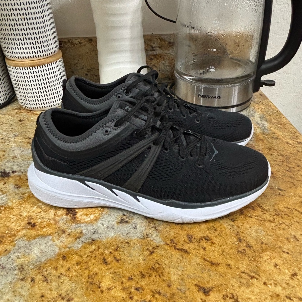 Hoka Tivra size 9.5